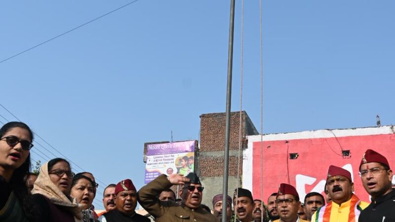 मंत्री जोशी ने गणतंत्र दिवस के अवसर पर रुद्रपुर स्थित भाजपा के जिला कार्यालय में किया ध्वजारोहण।