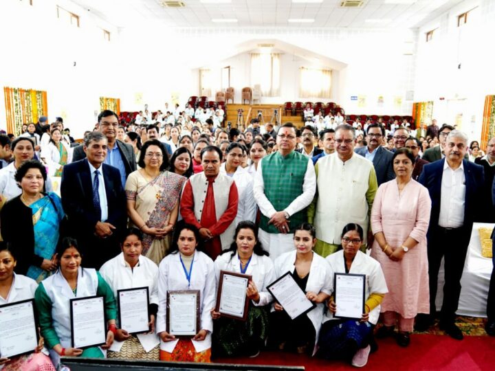 नवरात्रि के अवसर पर प्रदेश की 824 बहनों को मिली स्वास्थ्य कार्यकर्ता के रूप में नियुक्ति, मुख्यमंत्री ने मुख्य सेवक सदन में प्रदान किये 187 नियुक्ति पत्र।